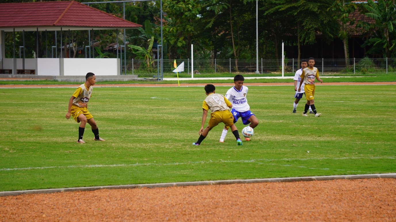 Tim Bangka Belitung bertanding dengan Tim Sulawesi Tengah