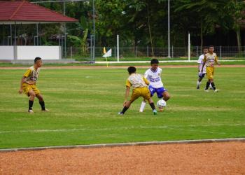 Tim Bangka Belitung bertanding dengan Tim Sulawesi Tengah